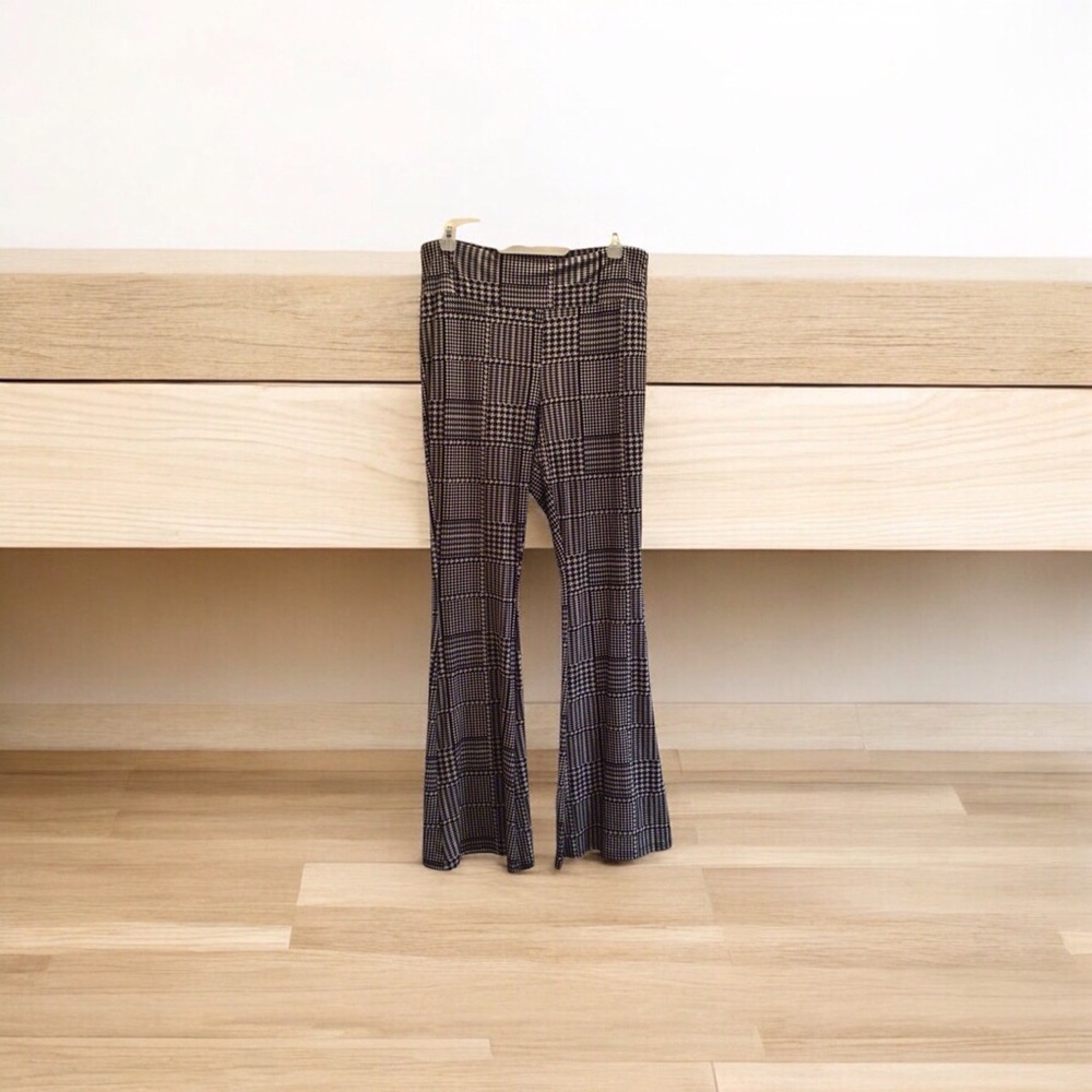 Black and White Houndstooth Print Flare Leg Pants size XL by No Boundaries